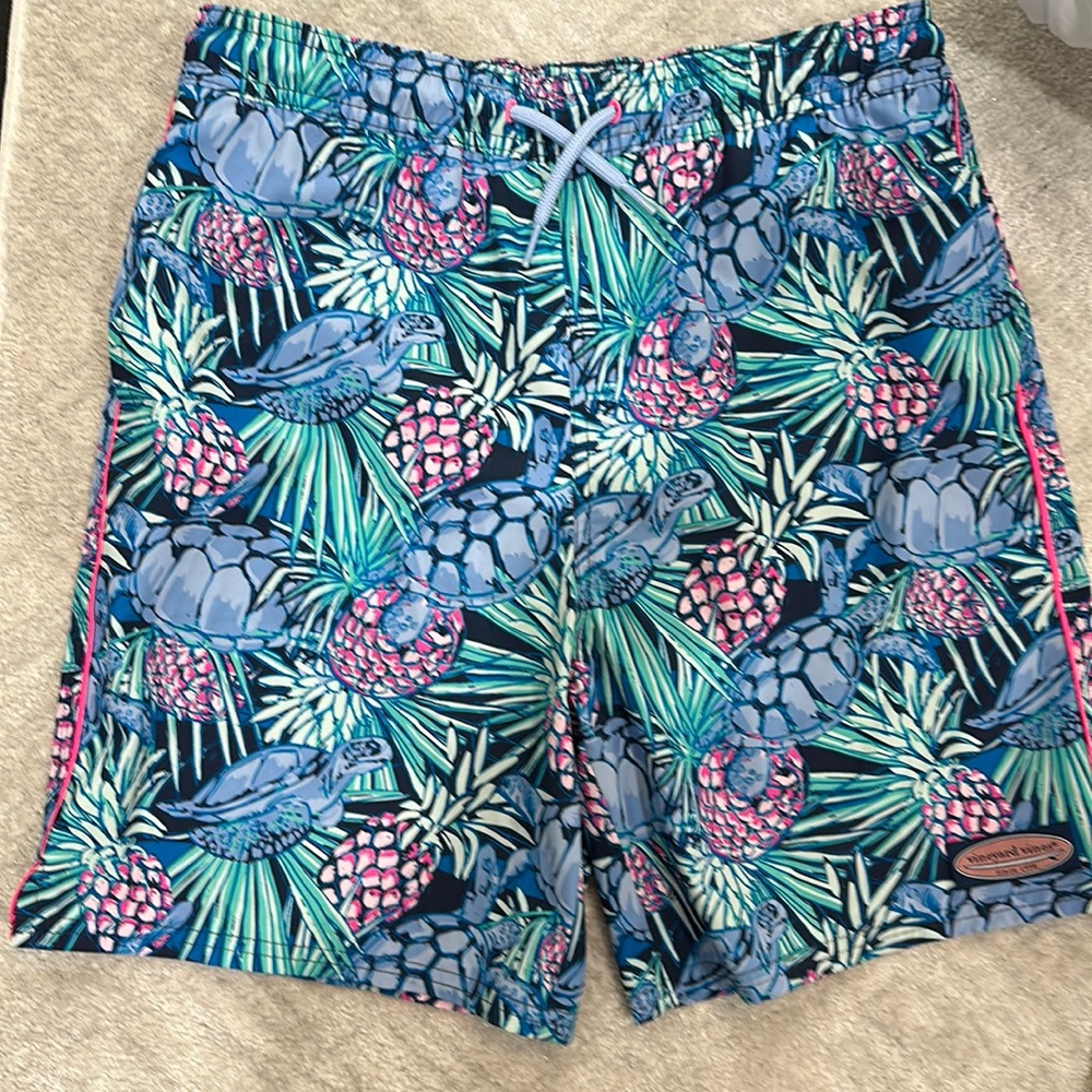 vineyard vines boys swim trunks XL excellent condition
